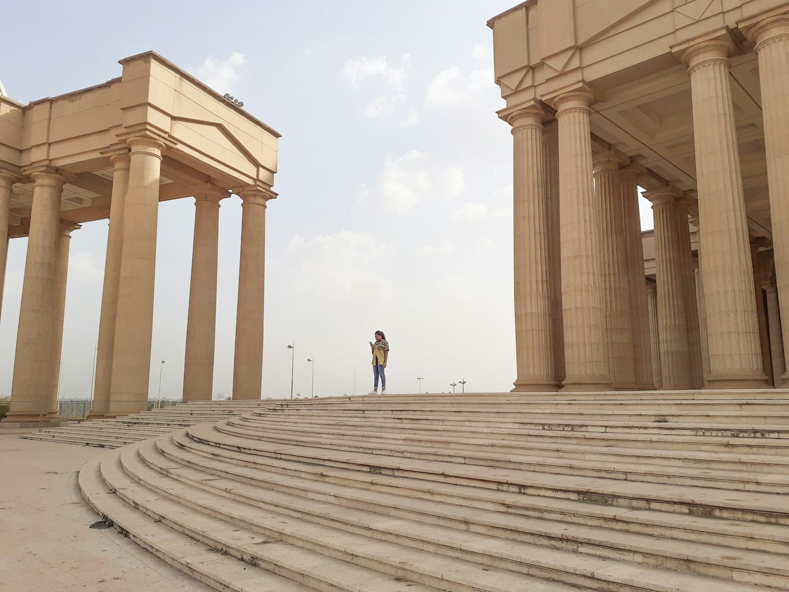 Colonnade de la Basilique Notre-Dame de la Paix à Yamoussoukro, Côte d'Ivoire